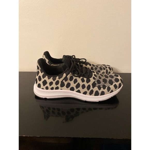 Polka Dot Sneakers - Picture 3 of 7